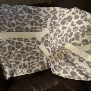 Luxe robes barefoot dreams pattern. Very soft and gorgeous.